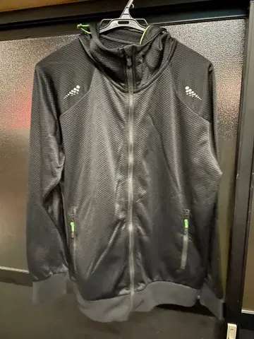 메쉬 후드 부착 후드티 블랙