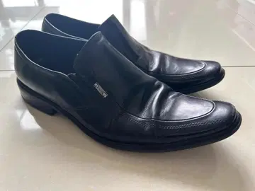 블랙 가죽 슬립온 슈즈