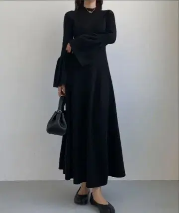 louere 벨 슬리브 플레어 니트 원피스