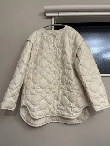 CONVERSE TOKYO 퀼팅 자켓 화이트 1부 얼룩 있음