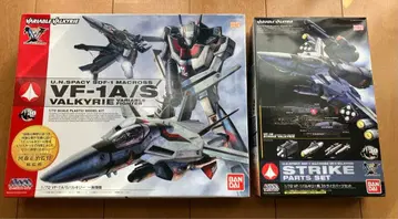 마크로스 1/72 발키리 VF-1S 스트라이크 부품 포함 VF-1A