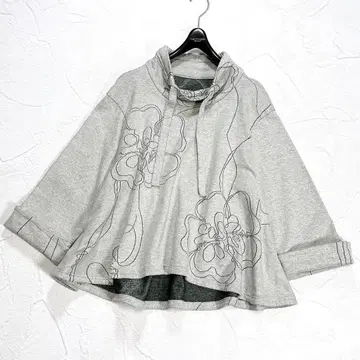 새상품급 2024년 지우 센소유니코 이토아소비 티셔츠 튜닉 꽃무늬