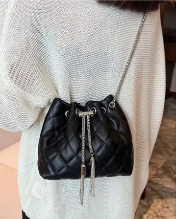 블랙 퀼팅 숄더백