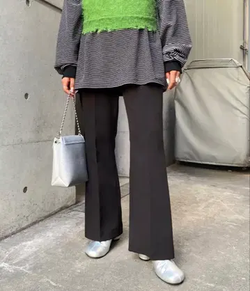 플레어 프레스 슬랙스 WHO'S WHO gallery 블랙