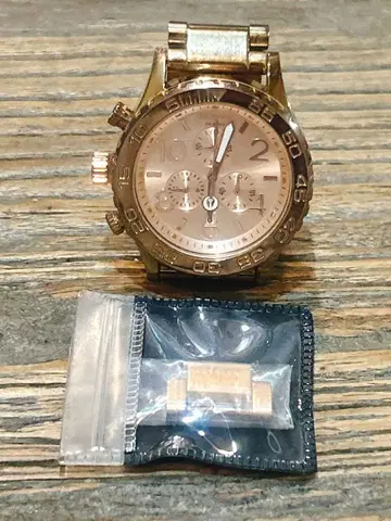 레어 NIXON THE42-20CHRONO 핑크 골드