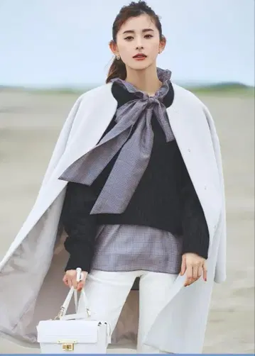 루니 니트 스웨터