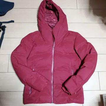 유니클로 다운 자켓 S 심리스 다운