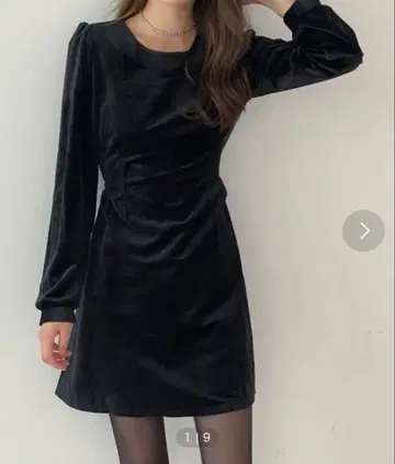 by muni:r 블랙 벨로아 원피스