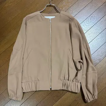 새상품급 ADORE 집업 노카라 자켓 카멜