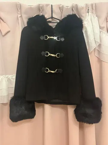 CECIL McBEE 숏코트 블랙