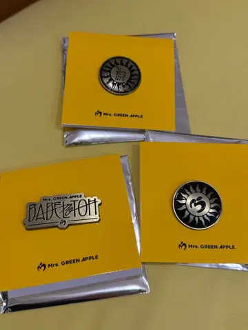 Mrs. GREEN APPLE 핀 배지 3개 세트