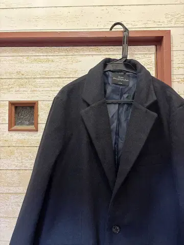 네이비 컬러 울 혼방 체스터 코트