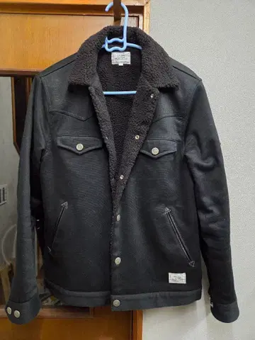 클라이미 새상품급 CRIMIE 보아 카라 부착 자켓 블랙 M 사이즈