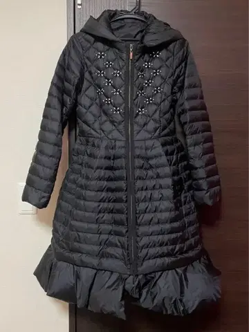 체스티 Chesty 다운 코트 비쥬 퀼팅 블랙