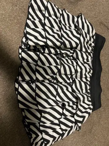 스트라이프 프릴 스커트