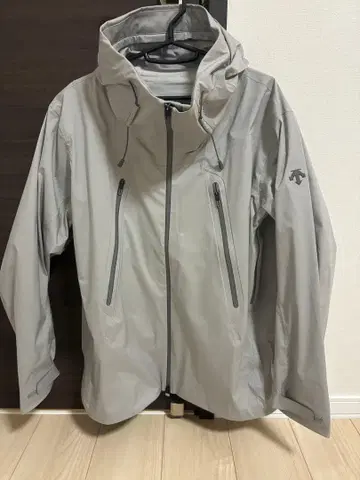 [ 미사용품 ] 데상트 얼터레인 24SS 하드쉘 자켓 클레어스