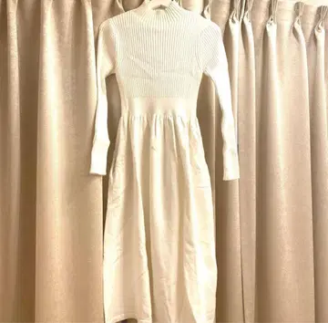 벌스데이 바쉬 LADY FLARE KNIT DRESS 원피스 화이트