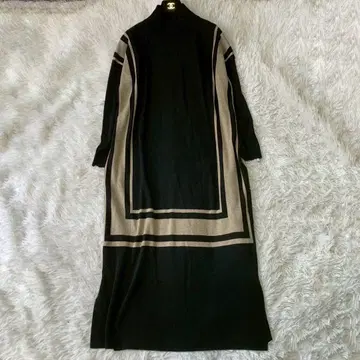 MEDOC 바이컬러 스퀘어 디자인 니트 원피스