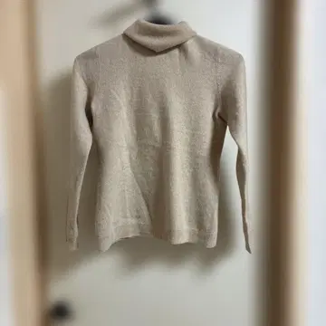 유니클로 UNIQLO 캐시미어 100% 베이지 터틀넥 니트 긴팔