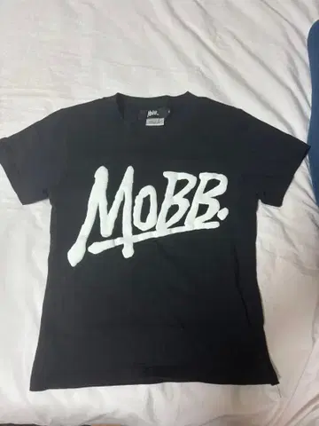 MOBB 블랙 T셔츠