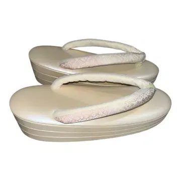 이토츄 크림색 조리 꽃무늬 하나오 부착