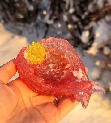 사랑을 맺는 크리스탈 하트 오르가나이트