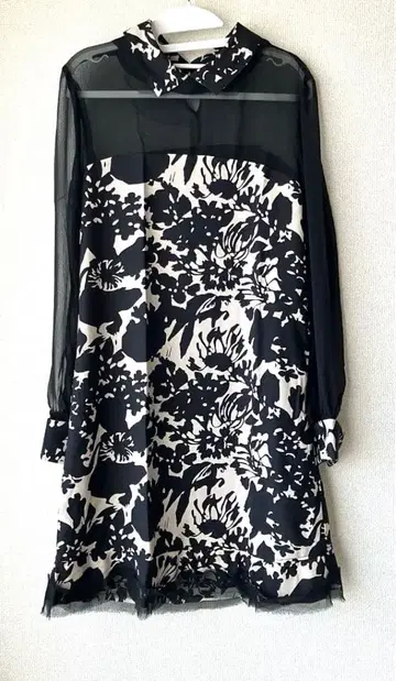 꽃무늬 실크 원피스 블랙 x 베이지 M 미사용