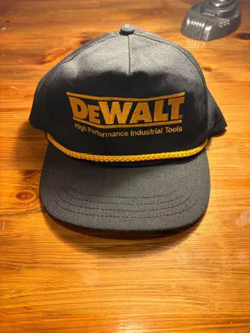 DEWALT 로고 블랙 캡