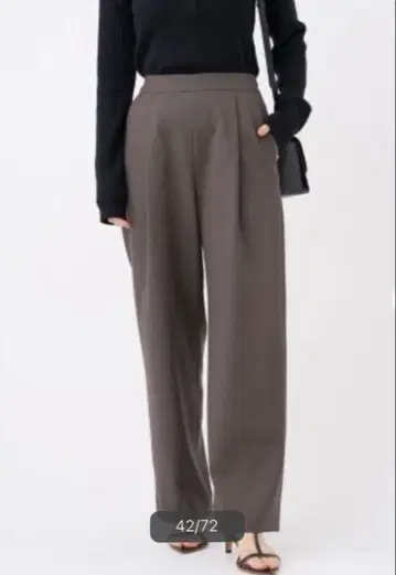 이에나 트윌 턱 이지 팬츠 브라운 38 2023AW