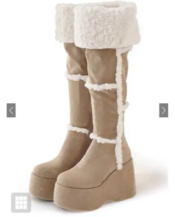 퍼 달린 베이지 스웨이드 롱 부츠