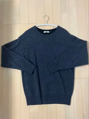 유니클로 U 라무 크루넥 스웨터