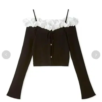 SNIDEL 프릴 오프숄더 풀오버 베이지