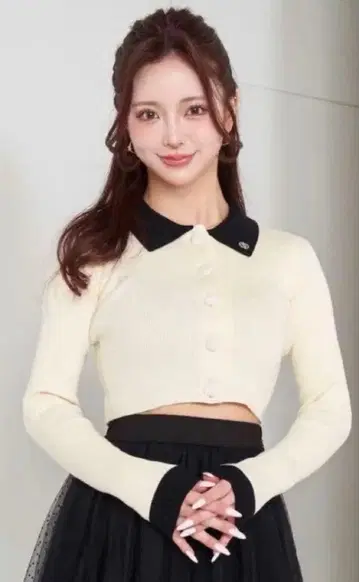 darich DD 버튼 바이컬러 니트탑 화이트