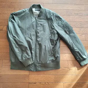 올리브 그린 봄버 자켓