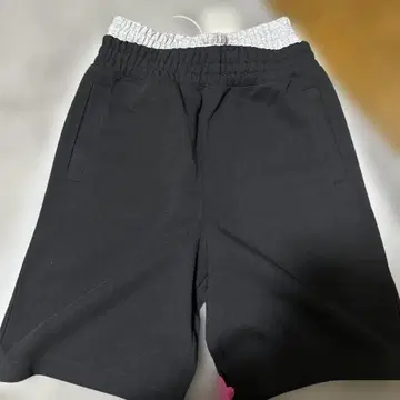 택 포함 새상품 UNIQLO 블랙과 그레이의 맨투맨 숏팬츠 허리밴딩 2개