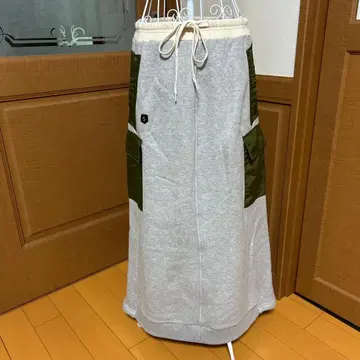 미사용 새상품! 블랑바스크 속기모 그레이 맨투맨 타이트 스커트