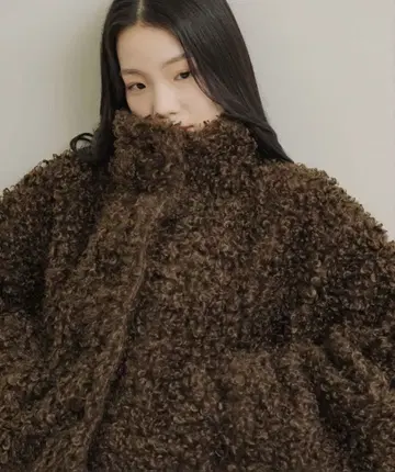 NEUNA 테디 보아 코트 브라운