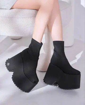 미사용 새상품 미셸 마카롱 통굽 스트레치 숏부츠 XS