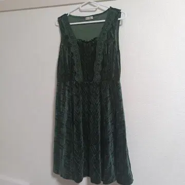 액세스 팜므 슬리브리스 원피스