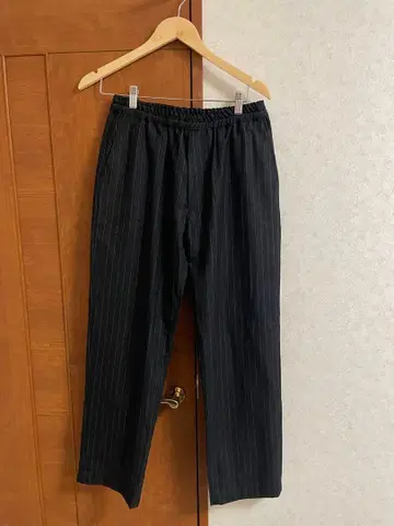 Allege. 스트라이프 슬랙스