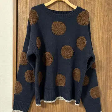 큐브 슈가 도트 무늬 니트 M