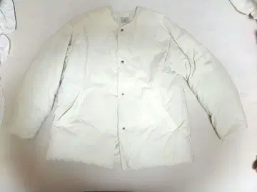 화이트 다운 자켓 M 사이즈 그린 다운 사용