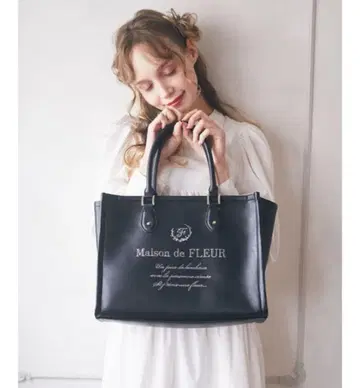 Maison de FLEUR 블랙 토트백
