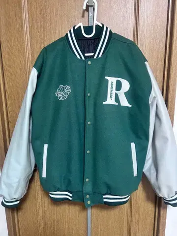 remember 바시티 자켓 그린 컬러 바시티 자켓 R 자수 포함