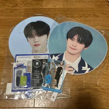 zb1 규빈 부채 아크릴 스탠드