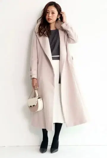 저스길리티 퍼 달린 벨티드 코트