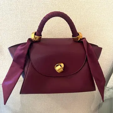 새상품 레어 찰스앤키스 버건디 가죽 새틴 핸드백