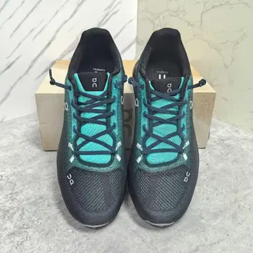 On Cloudstratus 블랙/터콰이즈