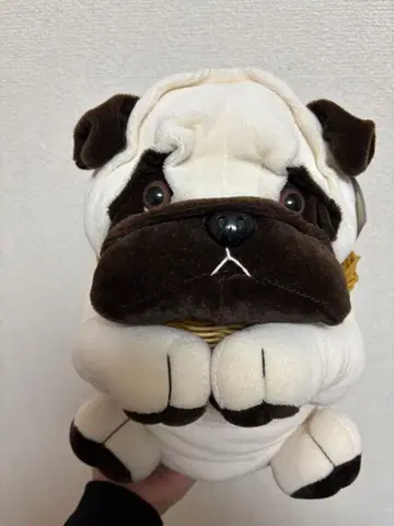 바스켓 포함 화이트 퍼그 봉제 인형 약 30cm 미사용품