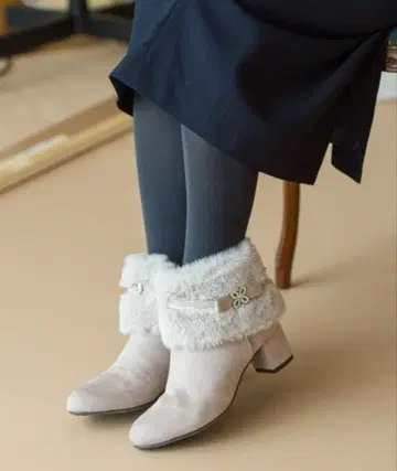 미사용 새상품 4WAY 퍼 비쥬 리본 벨트 숏부츠 젤리빈스